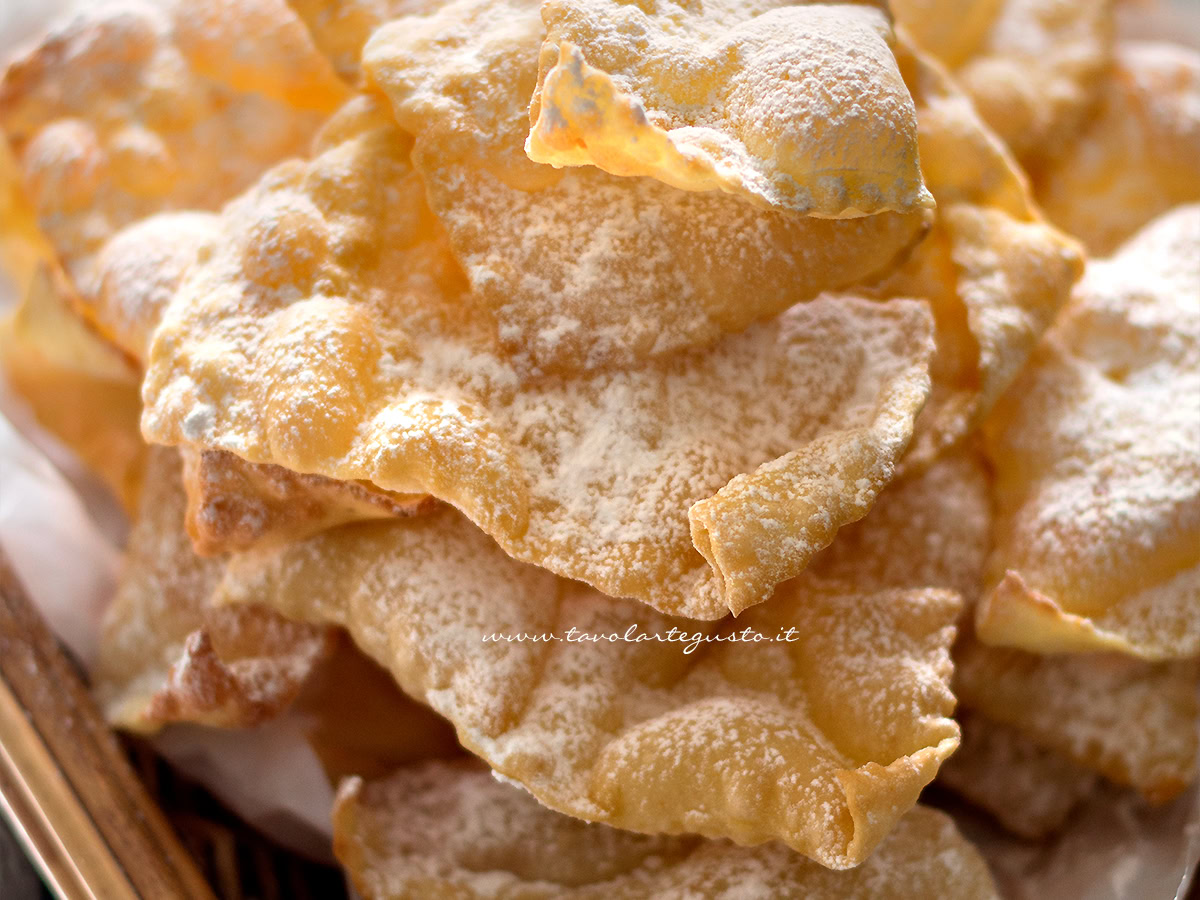 Chiacchiere di Carnevale - Ricetta e Trucchi passo passo per fare le Chiacchiere