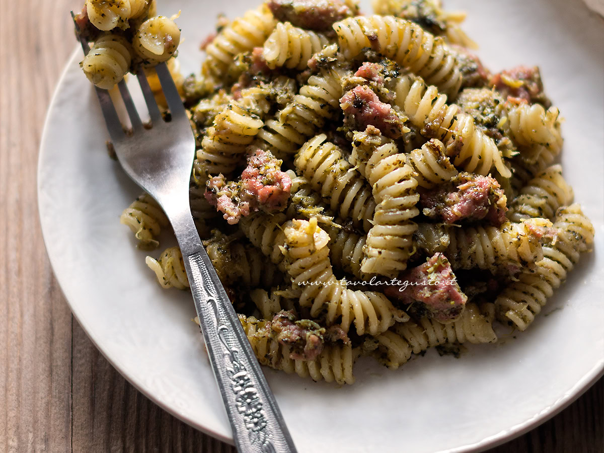 pasta broccoli e salsiccia