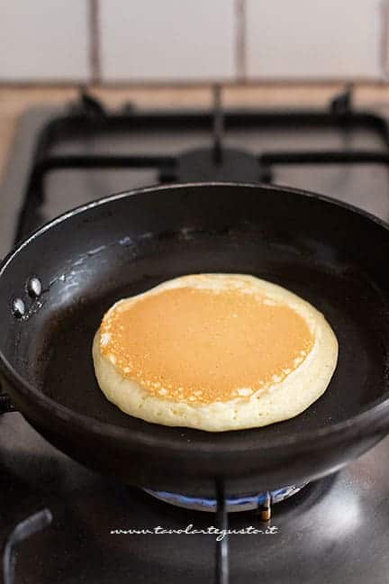 Pancake: Ricetta originale americana facile e veloce! (Pancakes)