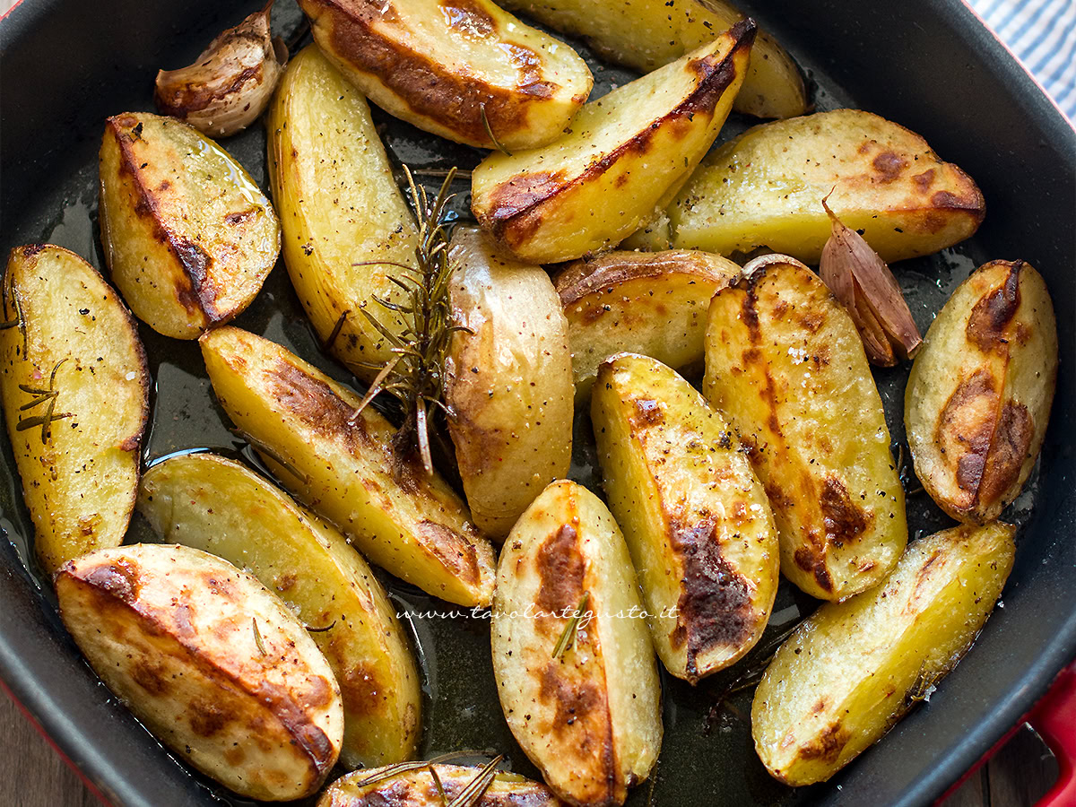 Patate al forno - Ricetta Patate al forno croccanti