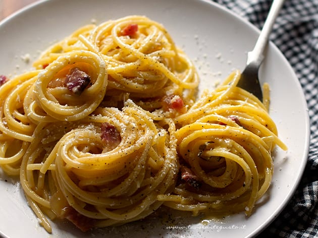 Spaghetti alla Carbonara: la Ricetta originale passo passo della Carbonara