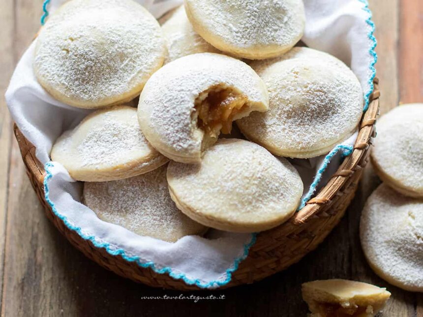 Biscotti Alle Mele Morbidi Cuor Di Mela La Ricetta Veloce E Facilissima