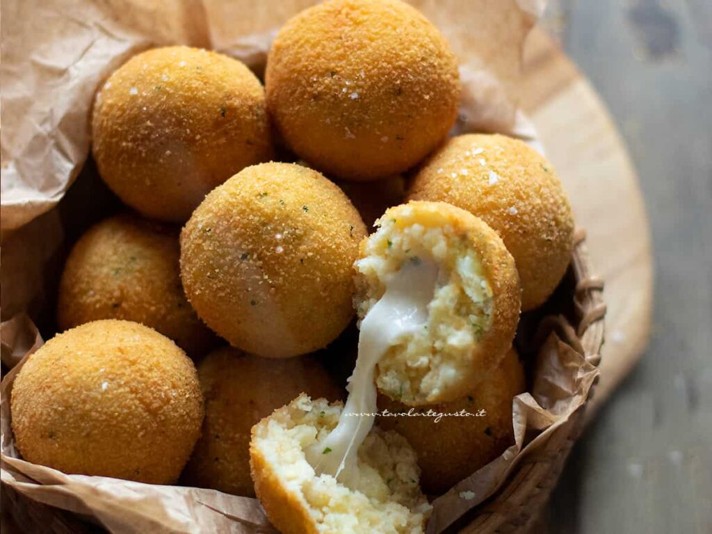 Polpette Di Patate Fritte O Al Forno La Ricetta Perfetta Veloce E Squisita