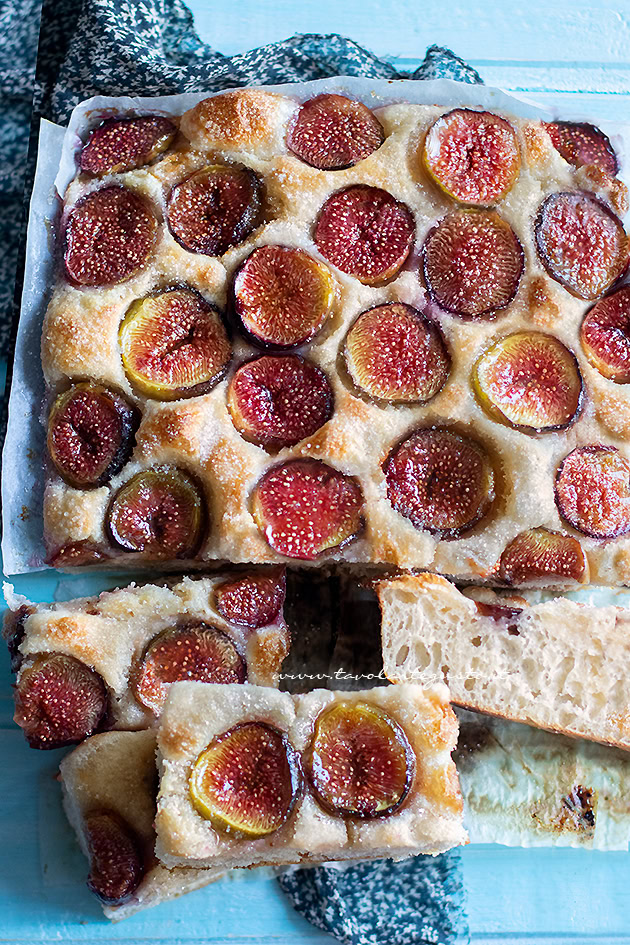 ricetta focaccia dolce con fichi