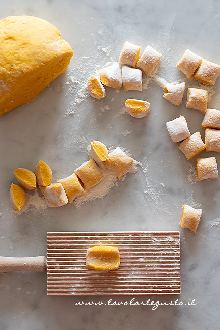 come rigare gli gnocchi di zucca