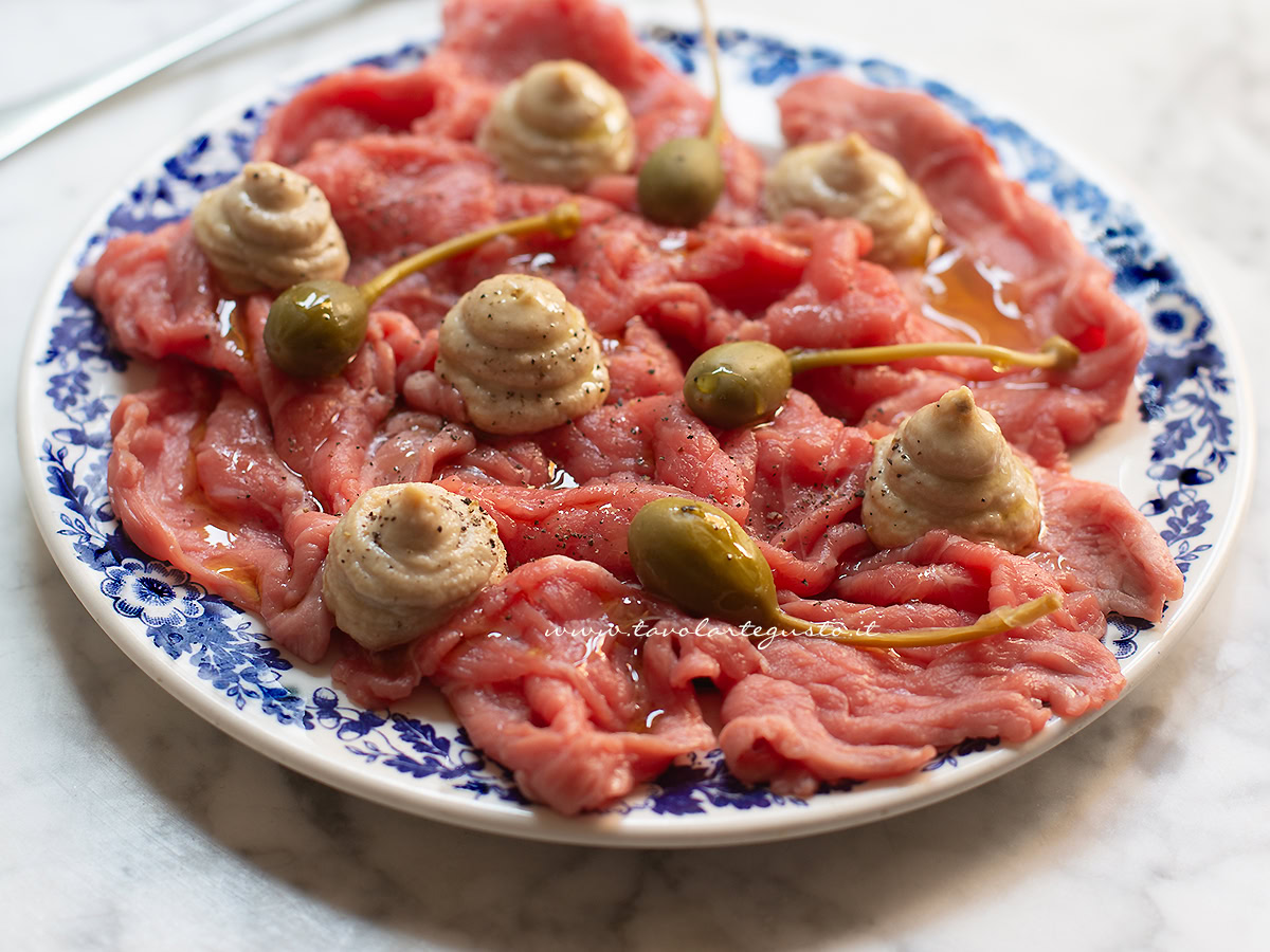 Carpaccio tonnato (Ricetta in 15 minuti)