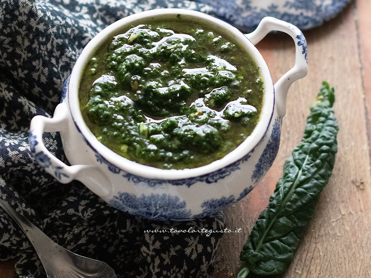 Pesto di cavolo nero (Ricetta per pasta e non solo!)