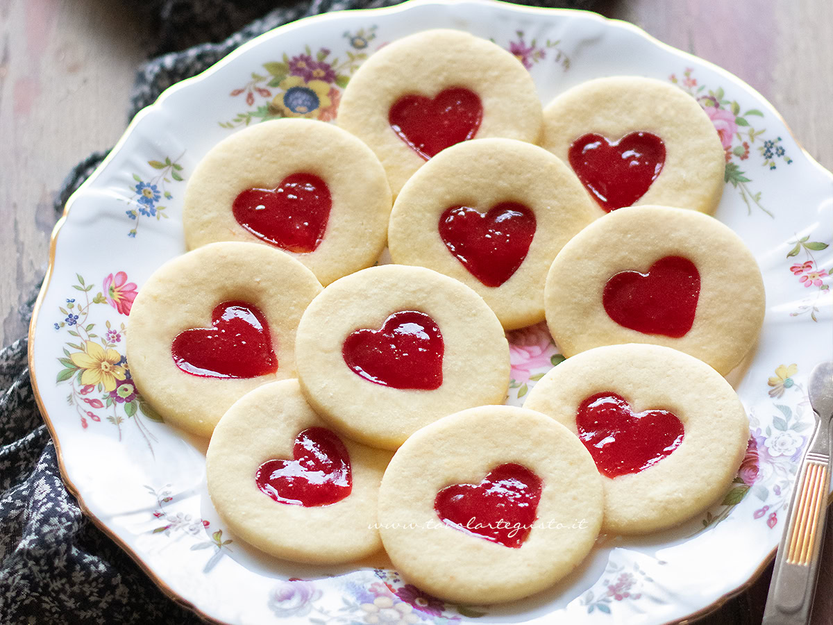 biscotti a forma di cuore (senza stampo) biscotti di san valentino