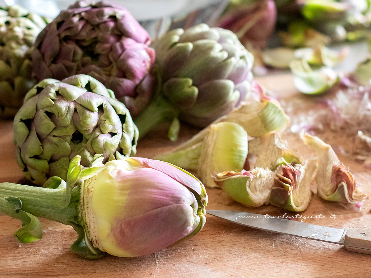 Come pulire i carciofi: Guida facile illustrata per una pulizia perfetta!