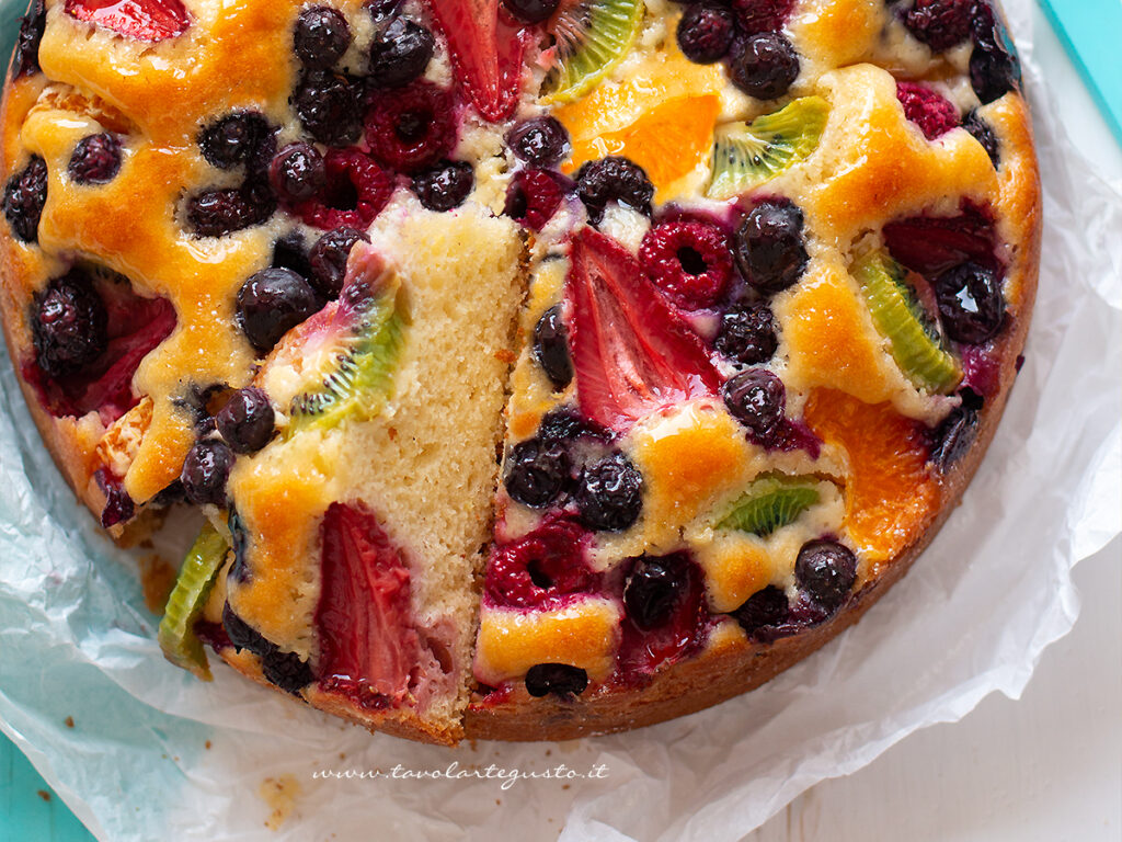 torta yogurt e frutta