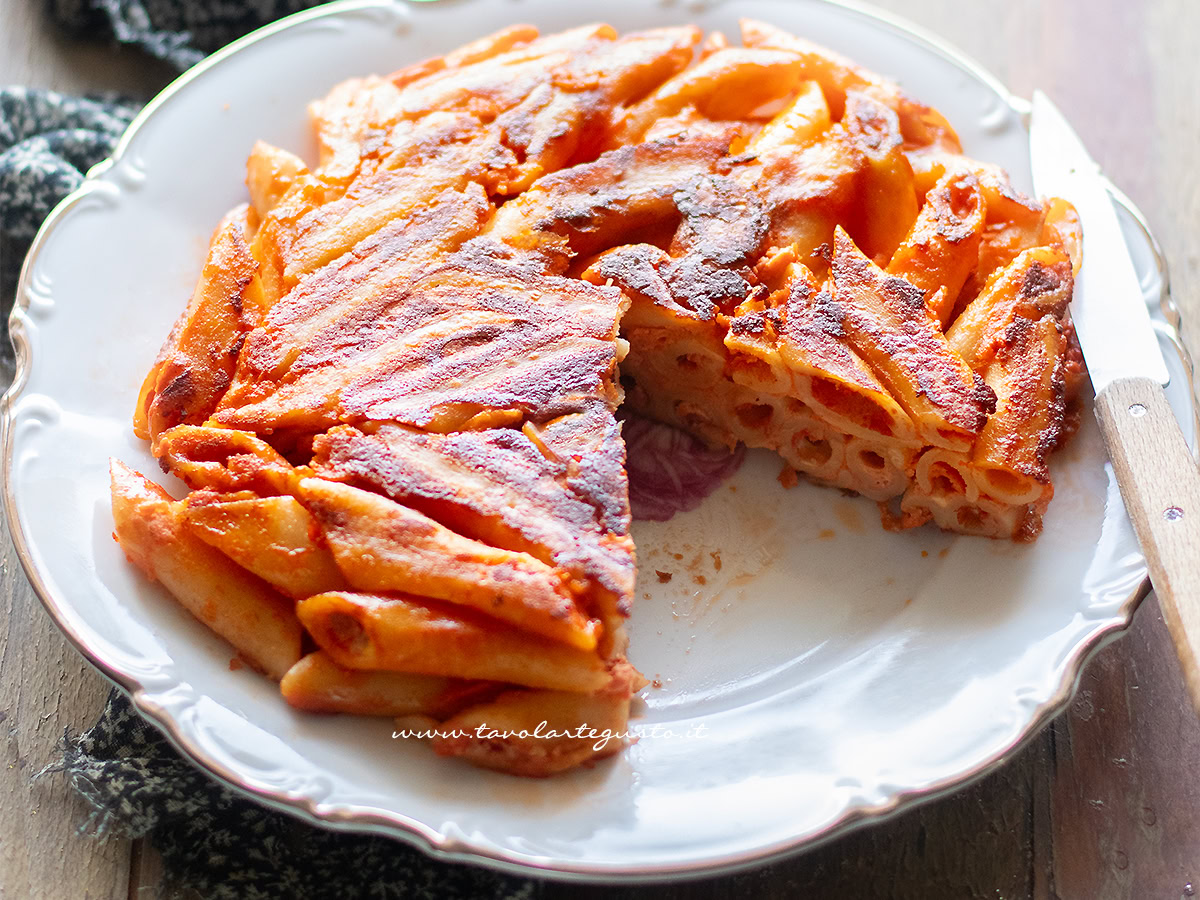 Frittata di pasta avanzata (Ricetta di riciclo gustosa)